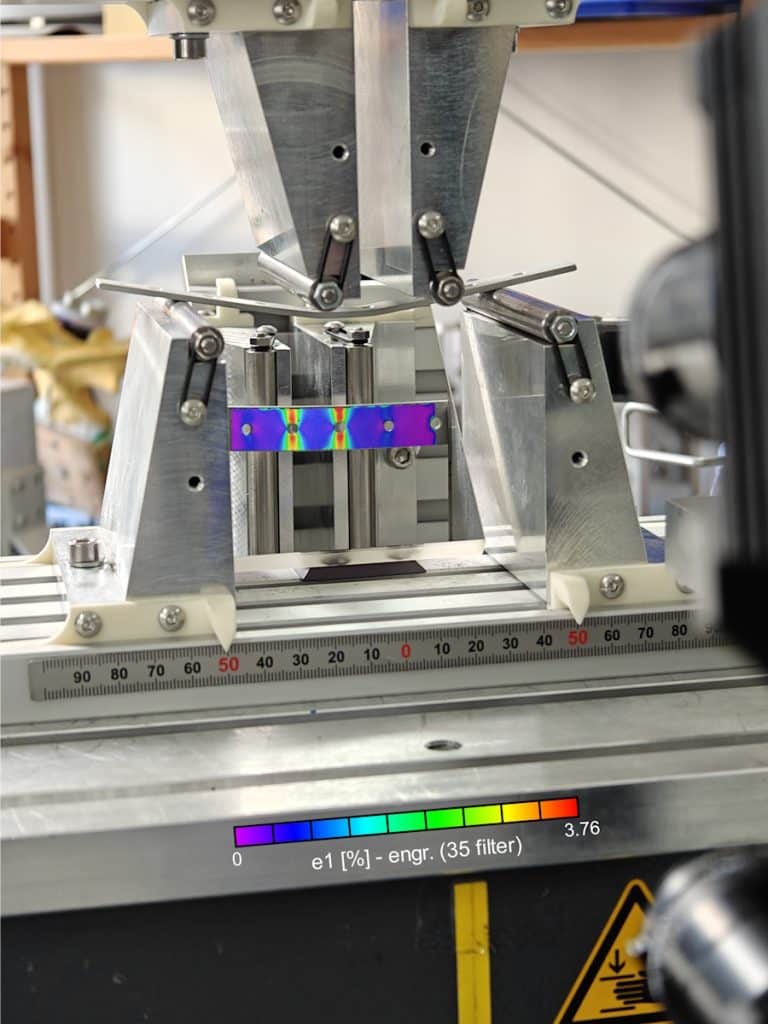 Four Point Bending Test on Metal Beam